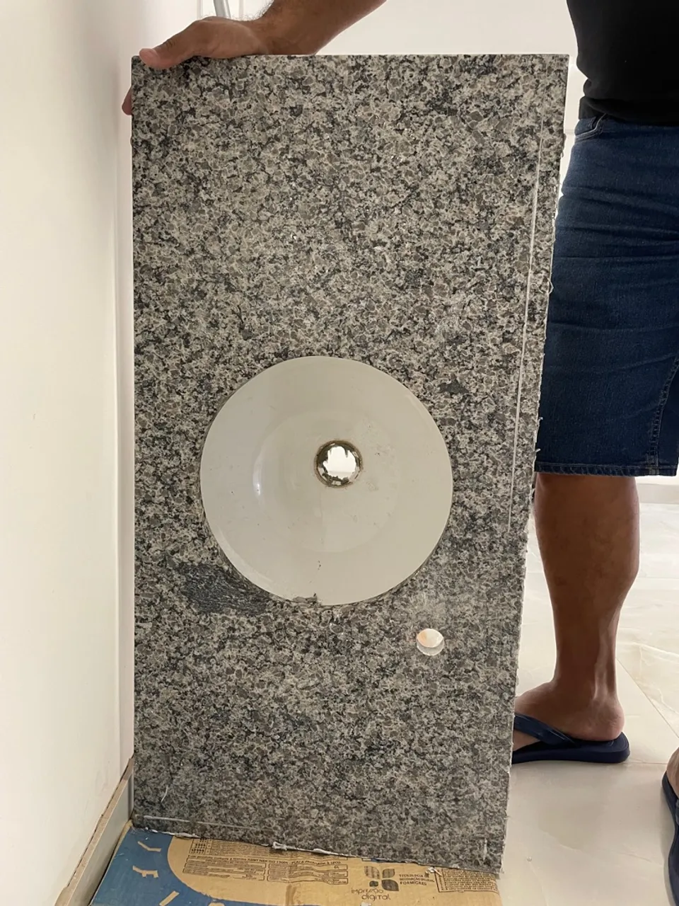 Cuba de granito com pia embutida
