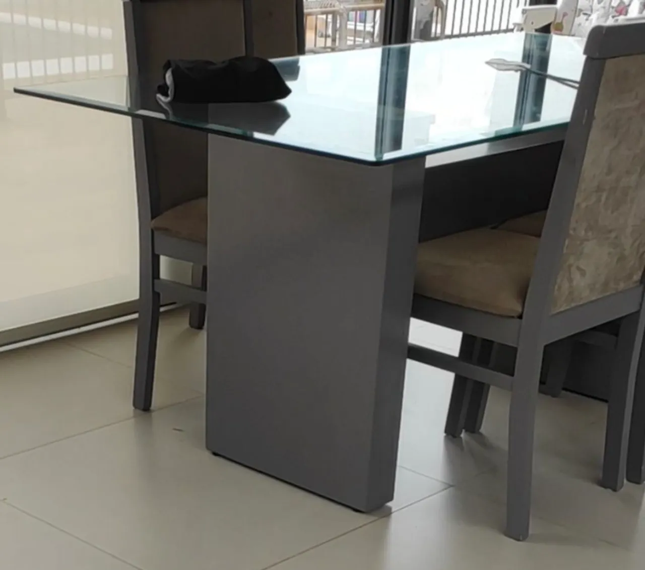 Mesa de Jantar em Vidro e Madeira