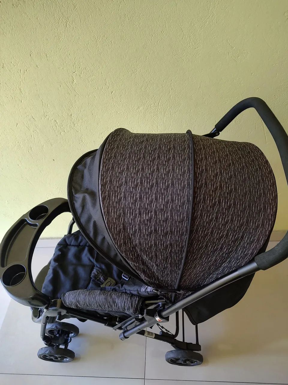 Carrinho de bebê Cosco Travel System preto Reverse  - Foto 3