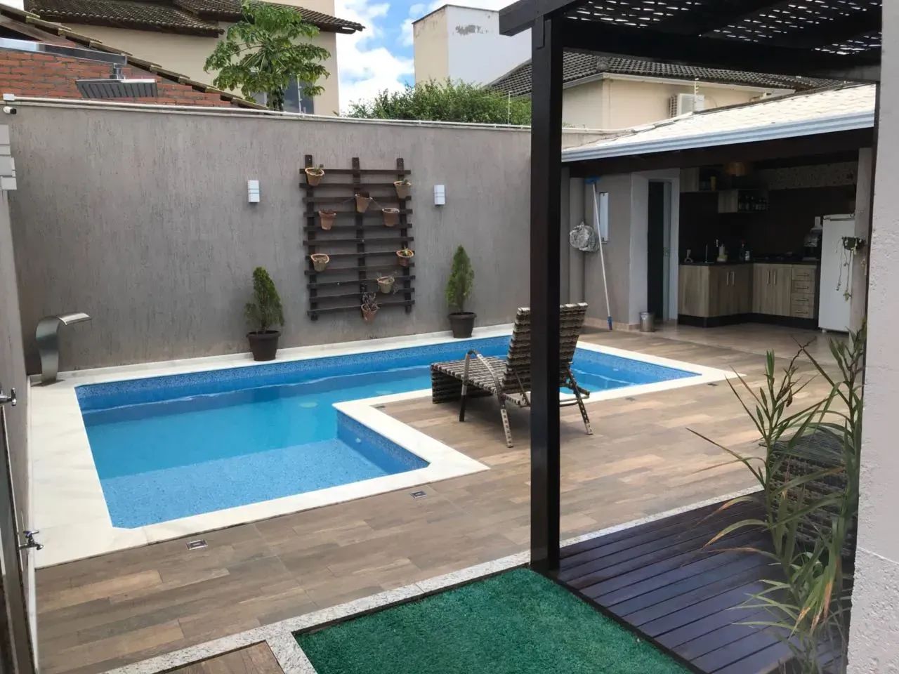 Vende Casa no Colonial
