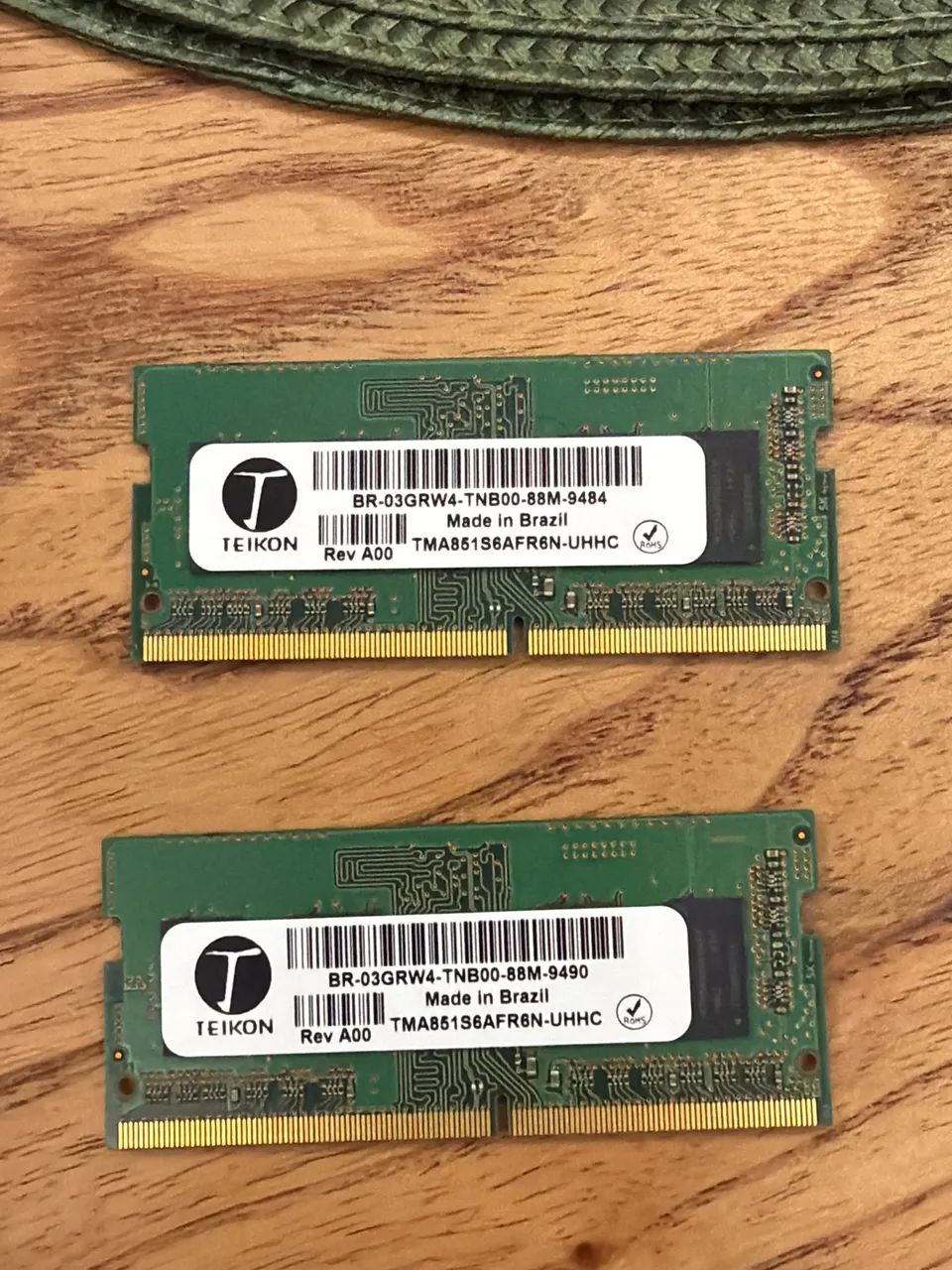 2 Memórias pra Notebook DDR4 4G cada Teikon
