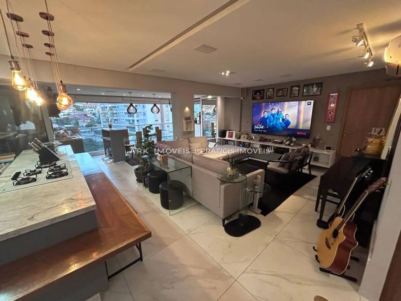 Apartamento de 111m, 3 dormitórios com 2 suites na Aclimação
