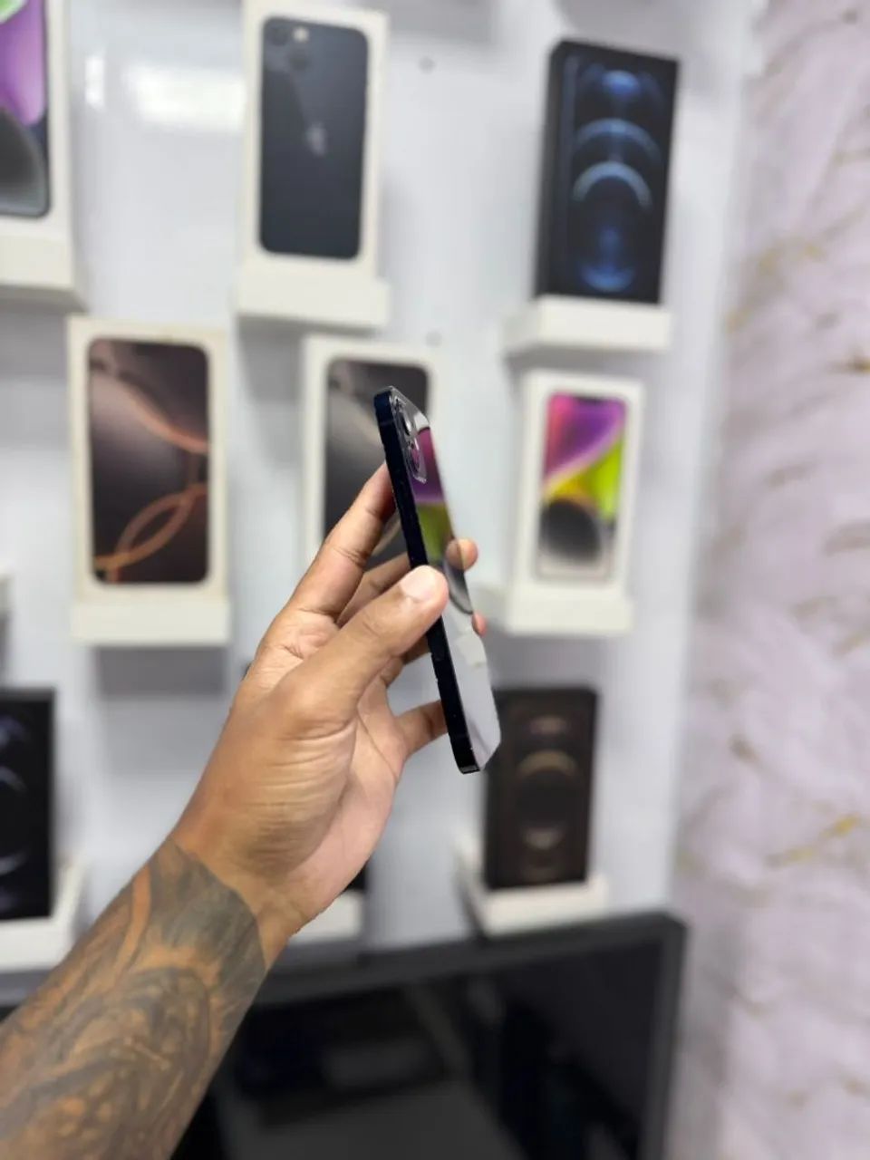 IPHONE 12 64GB PRETO<br>R$ 1.650,00 - Foto 2