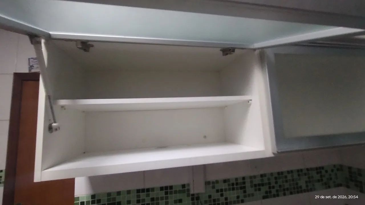Armário de parede em MDF em bom estado - Foto 4