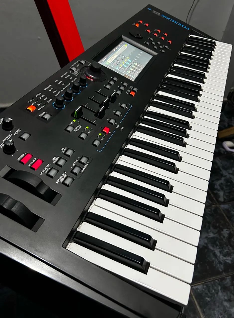 Teclado Yamaha MODX6+ - Foto 3