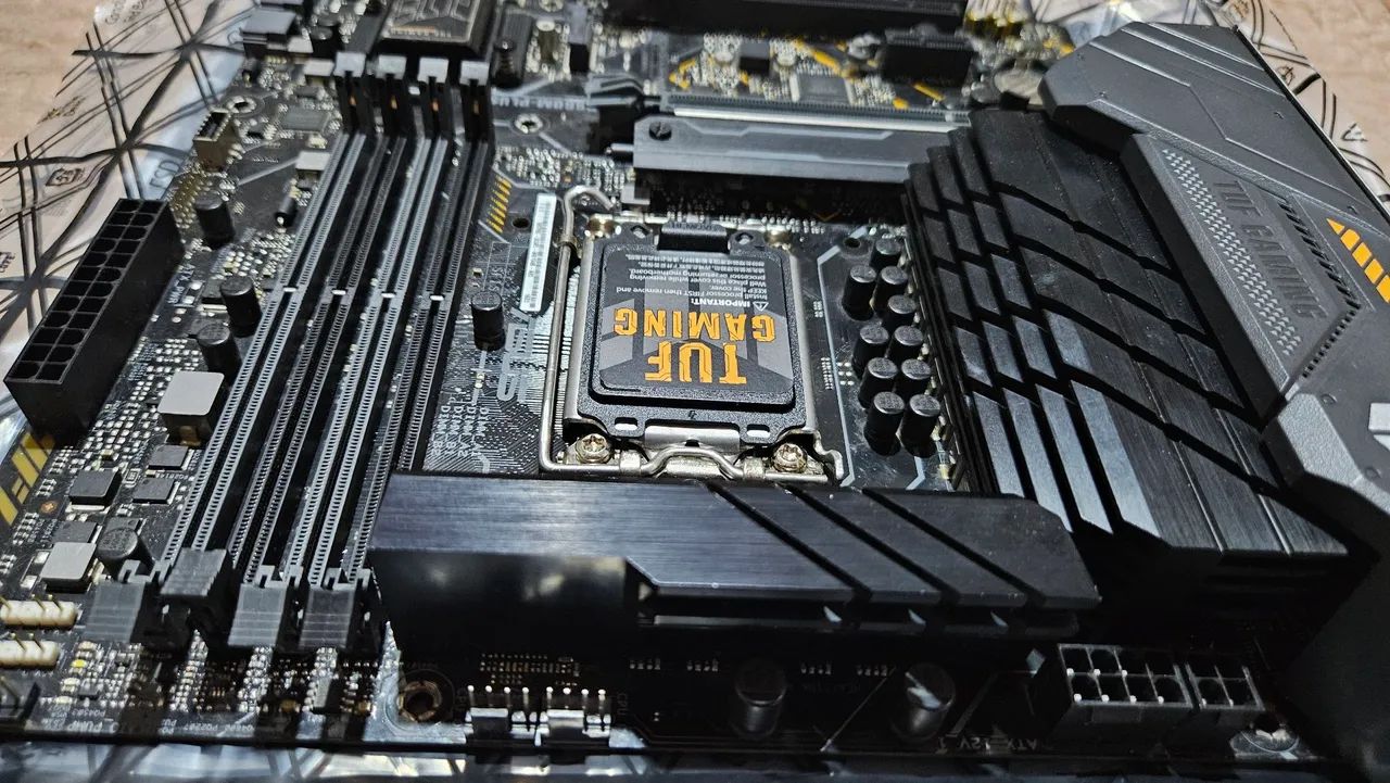 Placa mãe B660m Tuf Gamming plus d4 (com defeito) - Foto 3