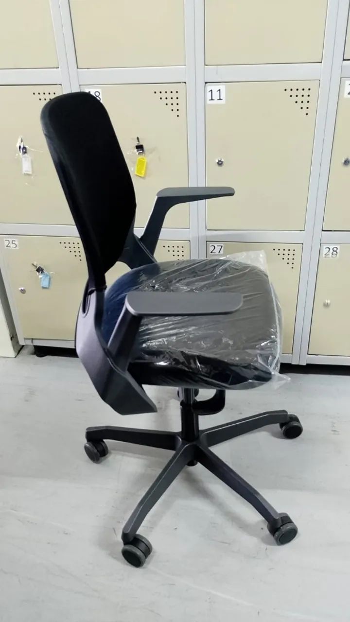 Cadeira de Escritório  - My Chair da Marca Flexform. - Foto 3