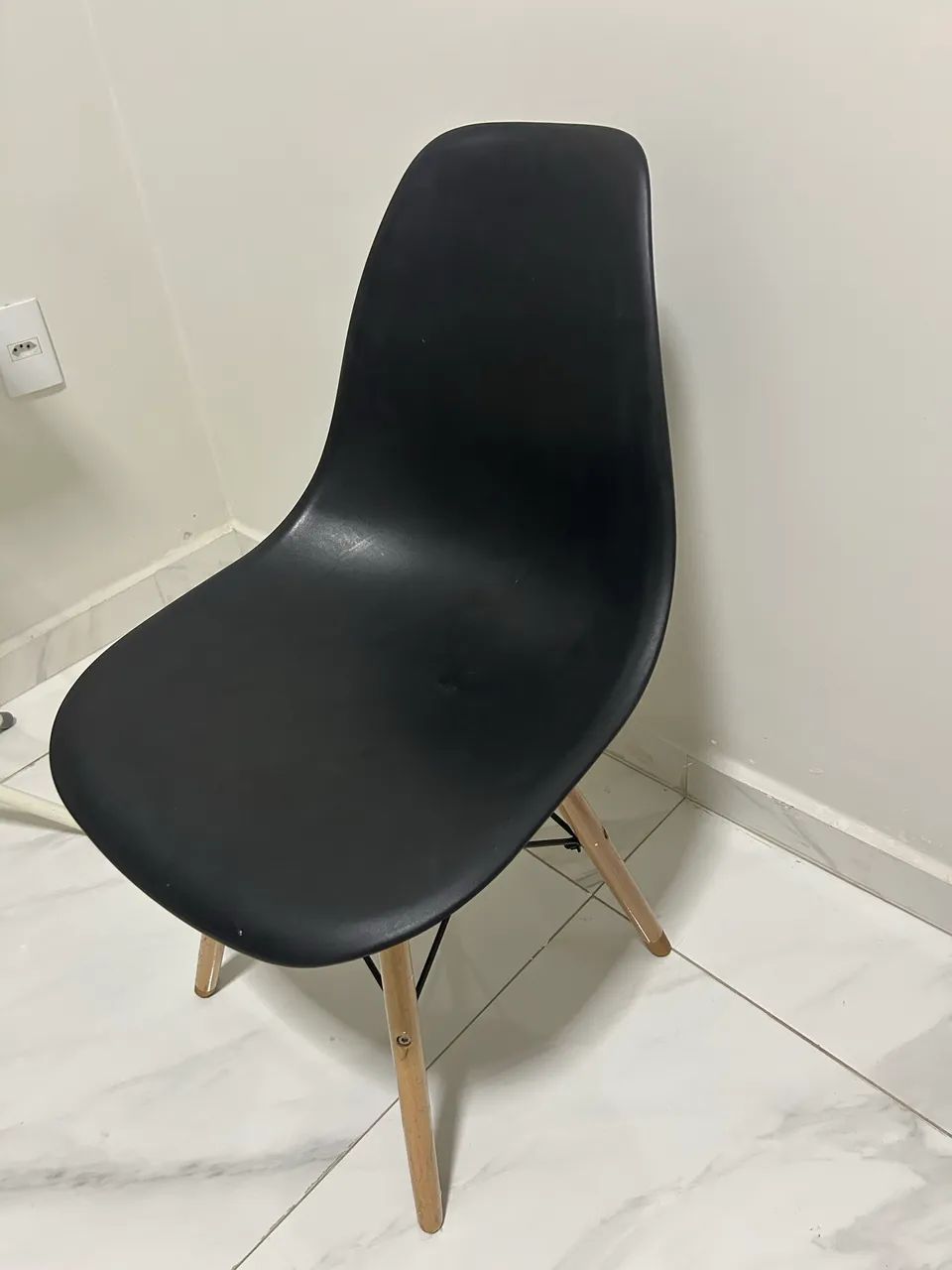 Cadeira Eames semi nova - Foto 3