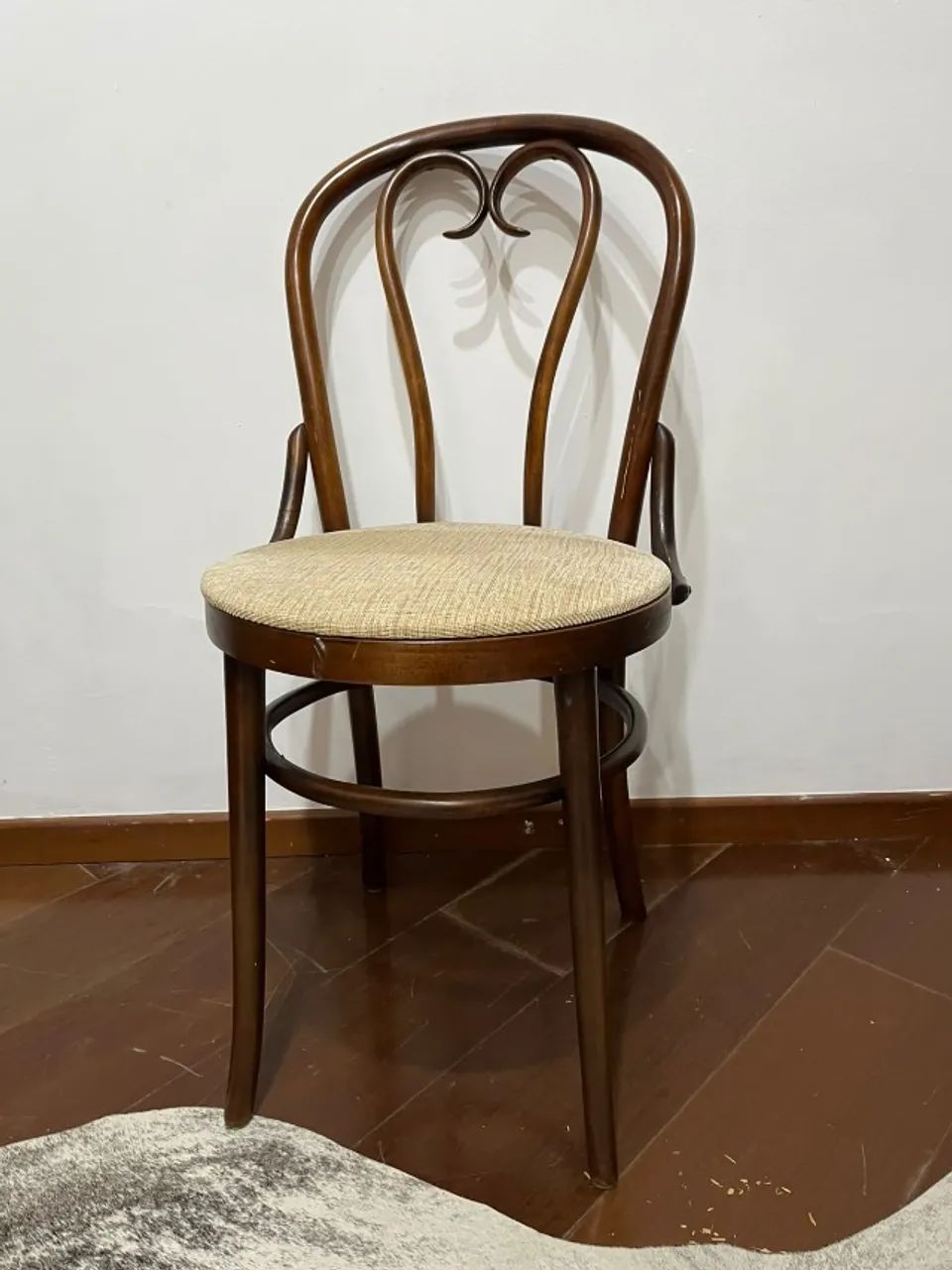 CADEIRA DECORATIVA EM MADEIRA (MD) - Foto 2
