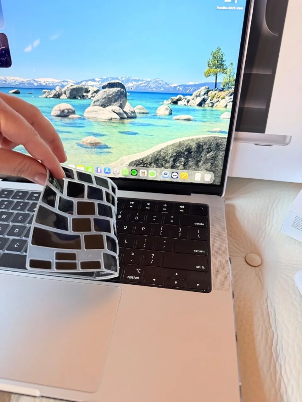 MacBook Pro 14" + Mouse Apple  - Foto 5