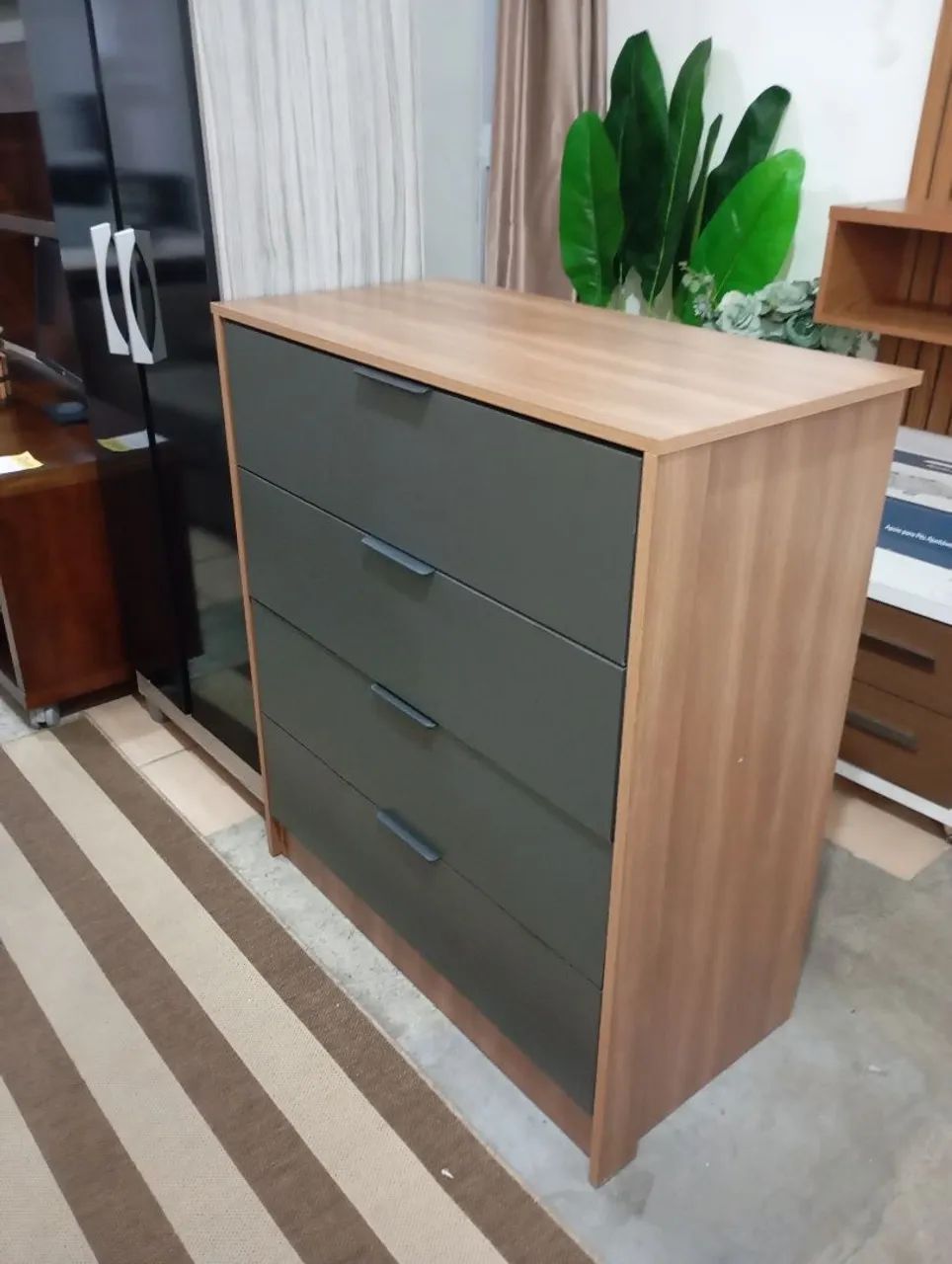 Cômoda com 4 gavetas - Foto 2