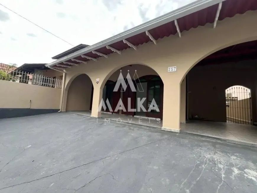 Casa para Locação Comercial na Trindade Florianópolis