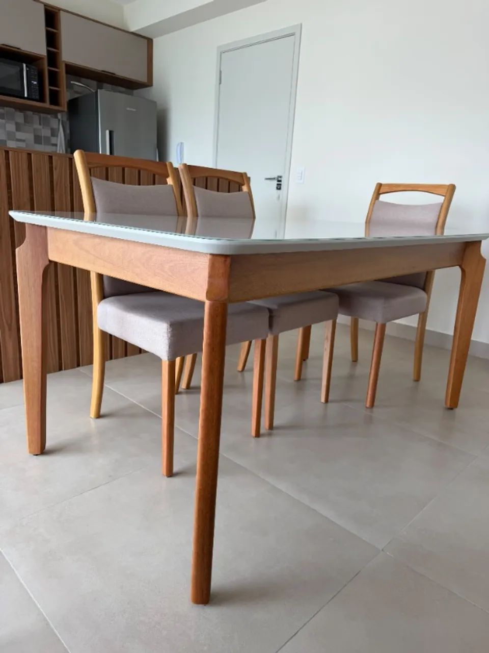 Mesa com 6 cadeiras - Foto 3