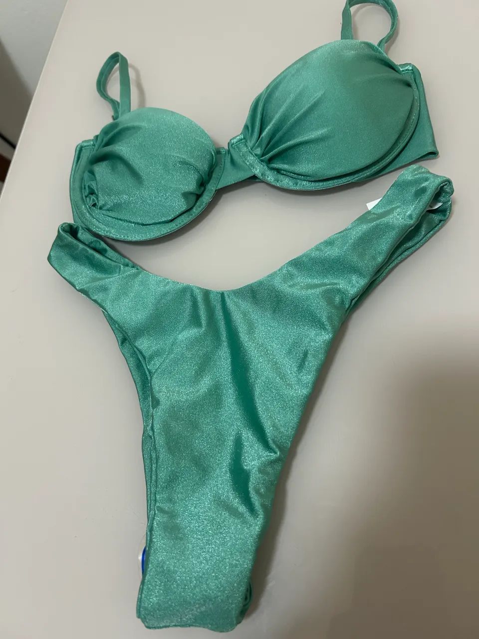 Biquínis disponíveis moda praia 