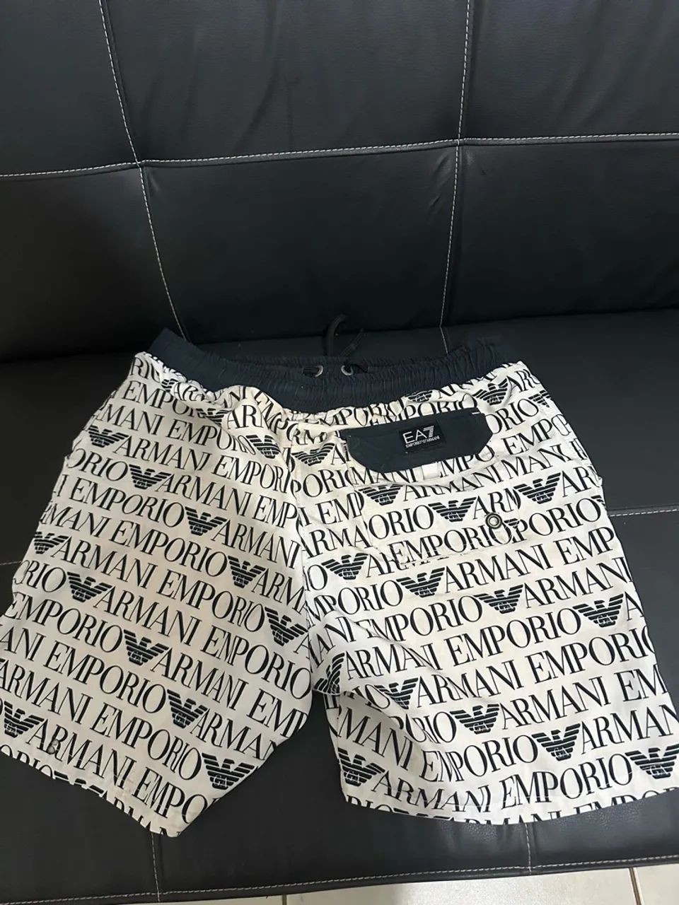 Short Armani - Foto 2