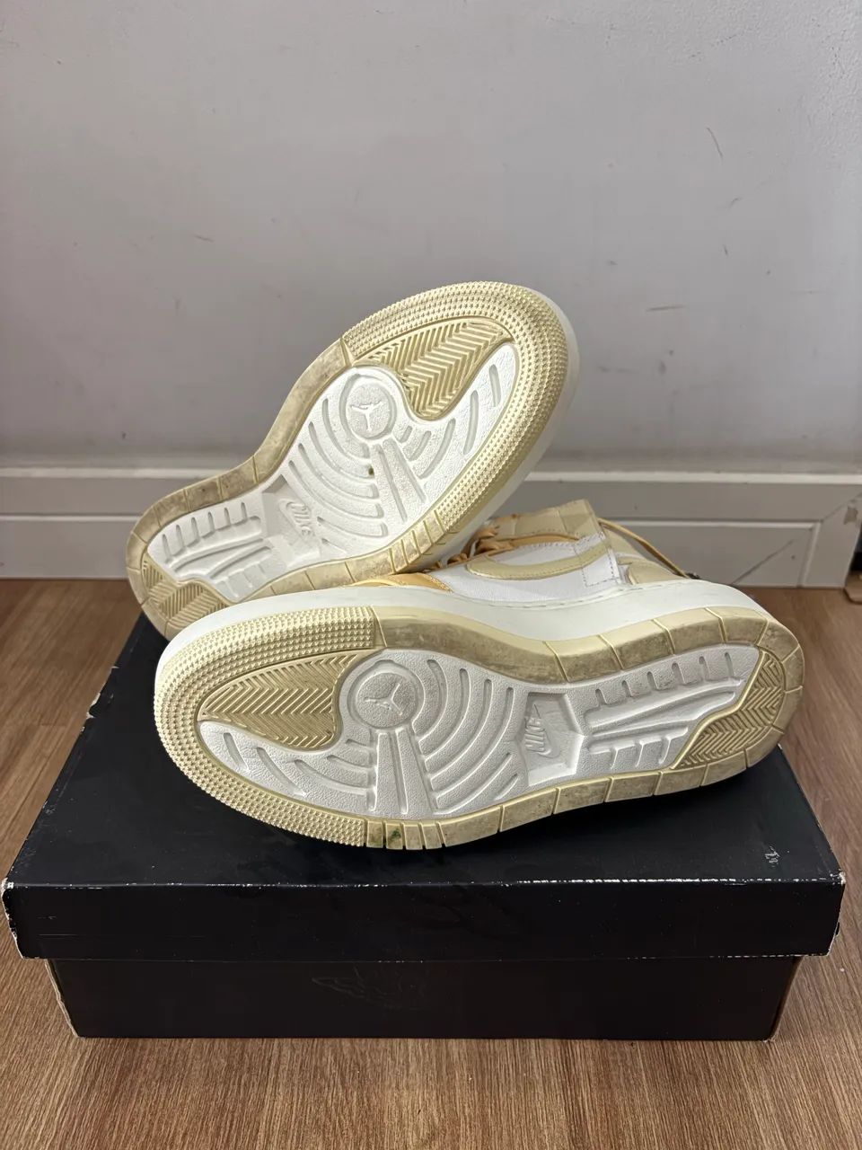 Tenis Nike Air Jordan 1 Elevate - Celestial Gold - Foto 4