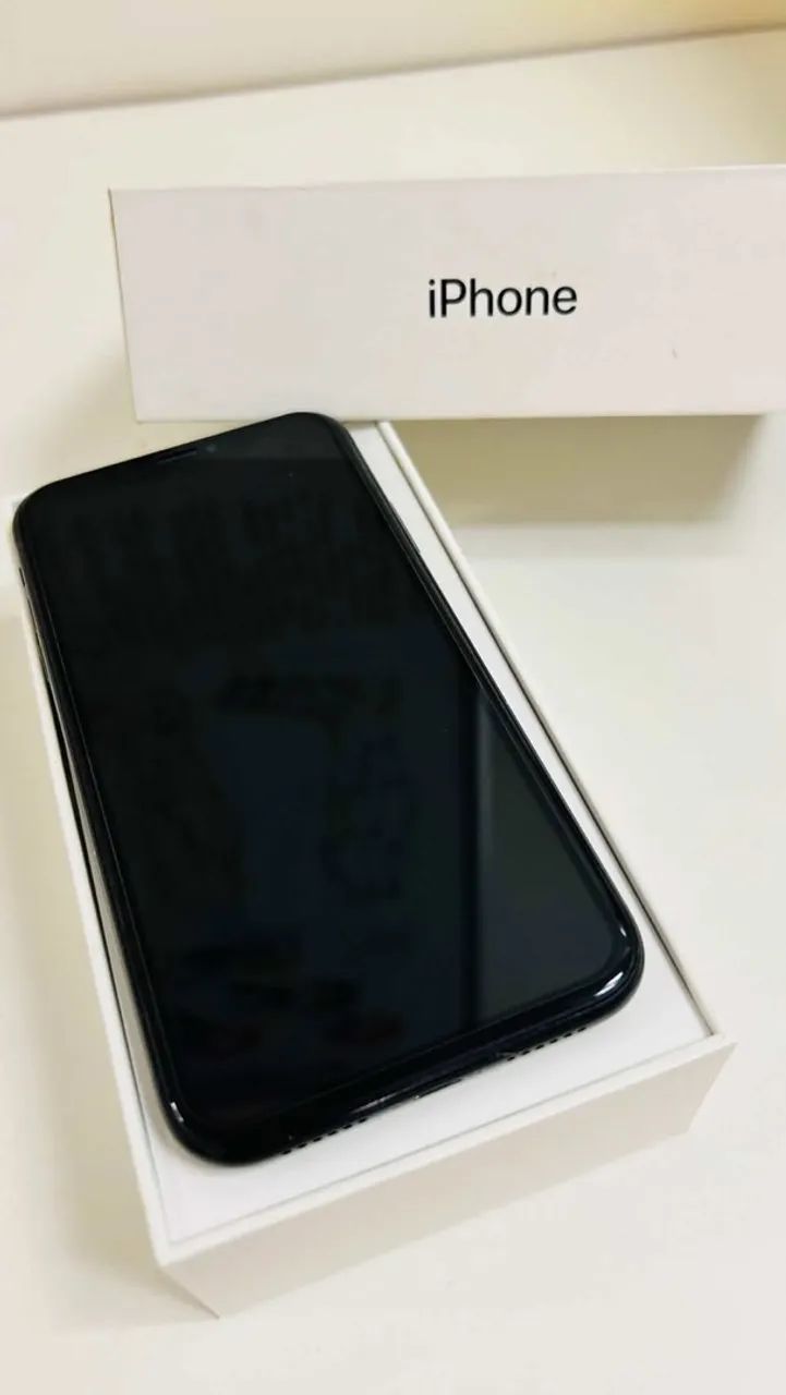 iPhone XR - 64GB Preto.