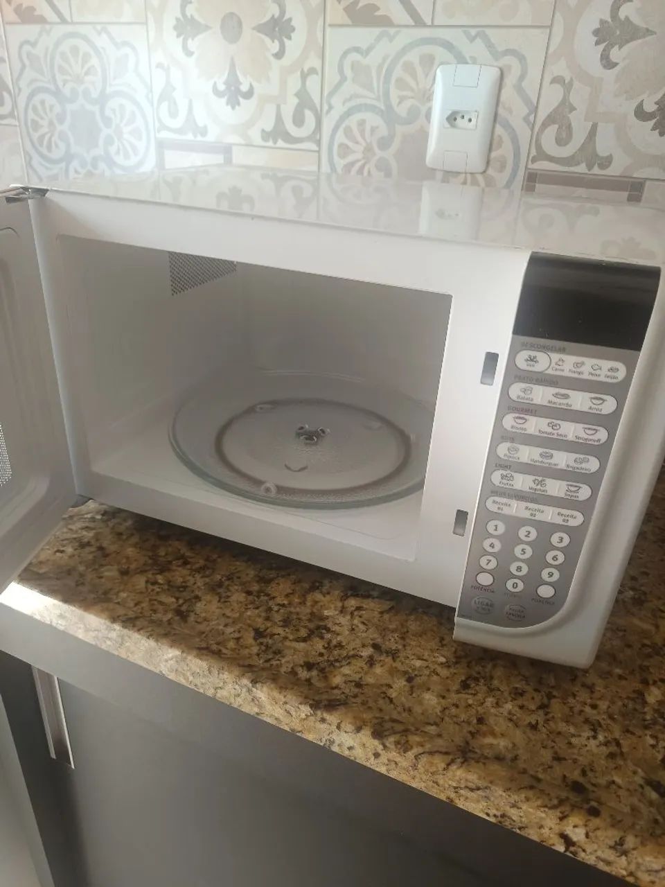 Microondas 31 litros  - Foto 2