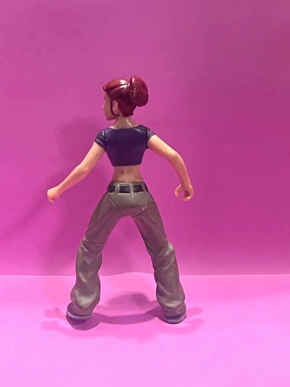 Boneca miniatura April dos filme Mutantes Ninjas ano 2003 - Foto 2