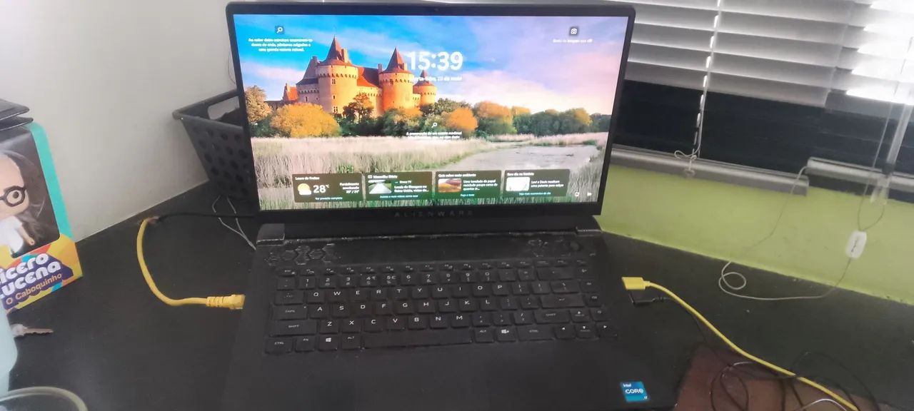 Alienware m15 r6 usado