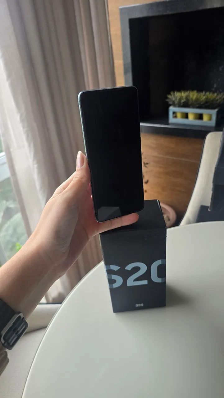 Celular Samsung S20 128g azul Cloud Blue - Foto 2