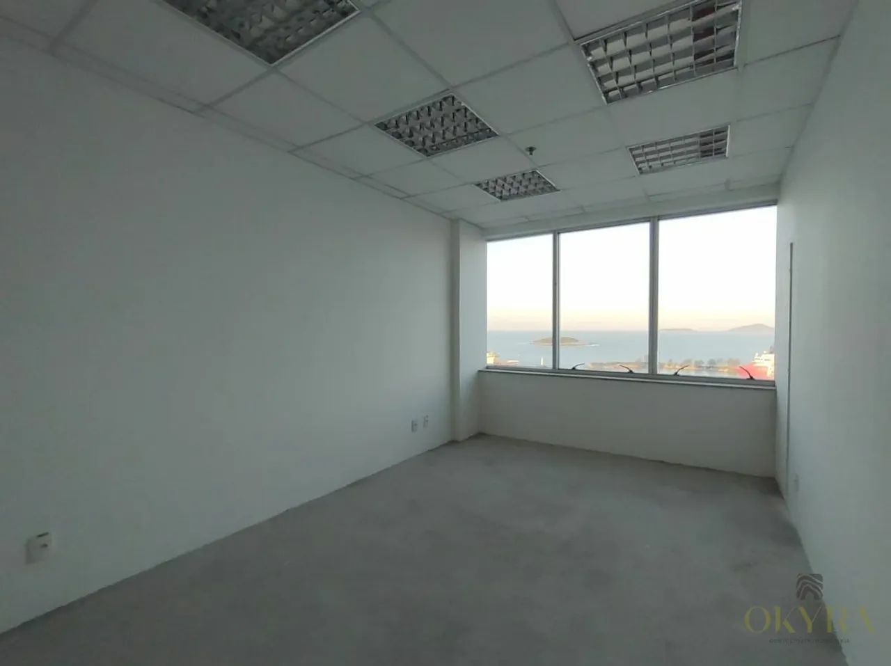 Sala comercial PetroOffice para LOCAÇÃO ou VENDA.