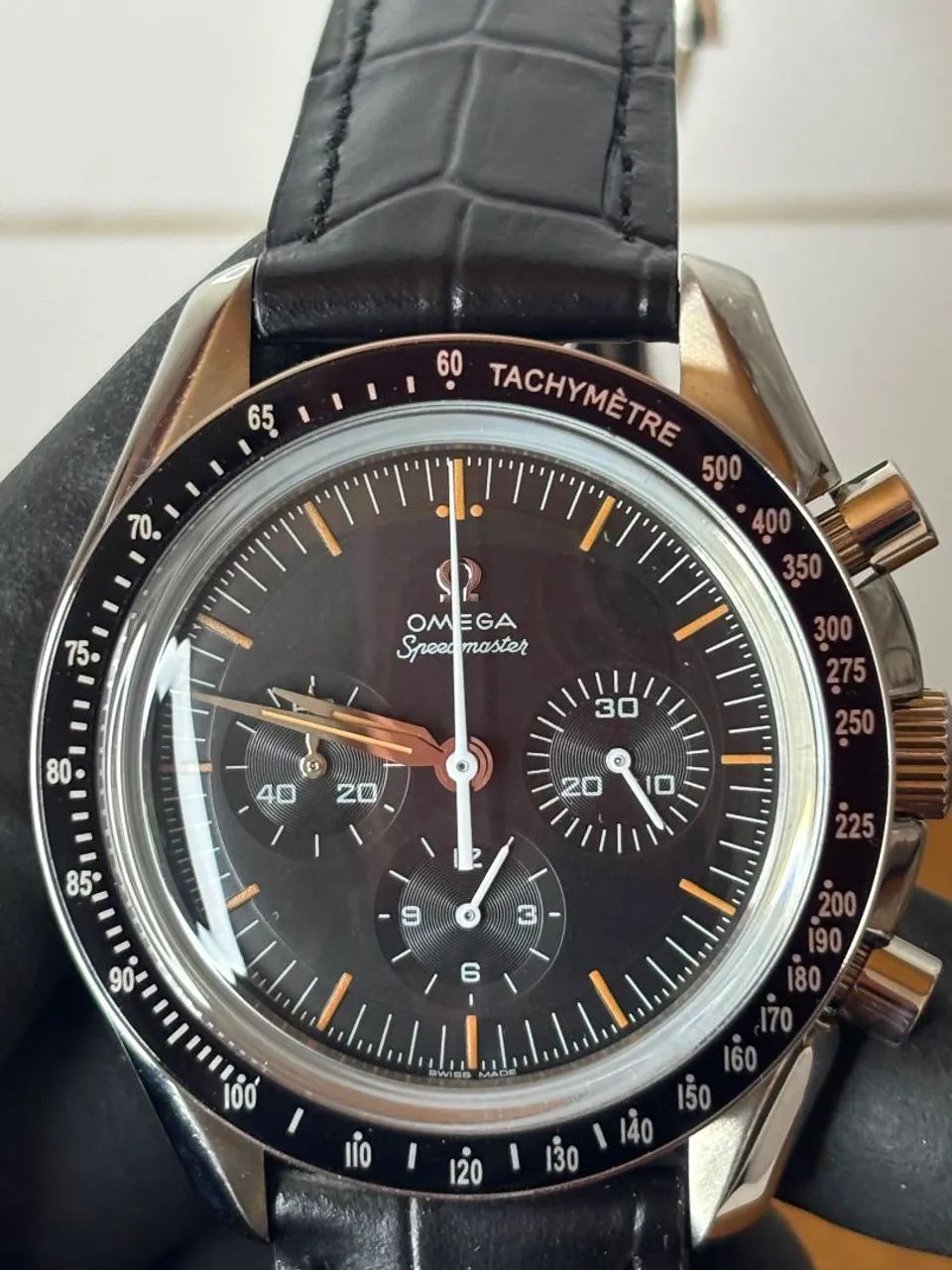 Relógio Omega Speedmaster cronógrafo em couro - Foto 5