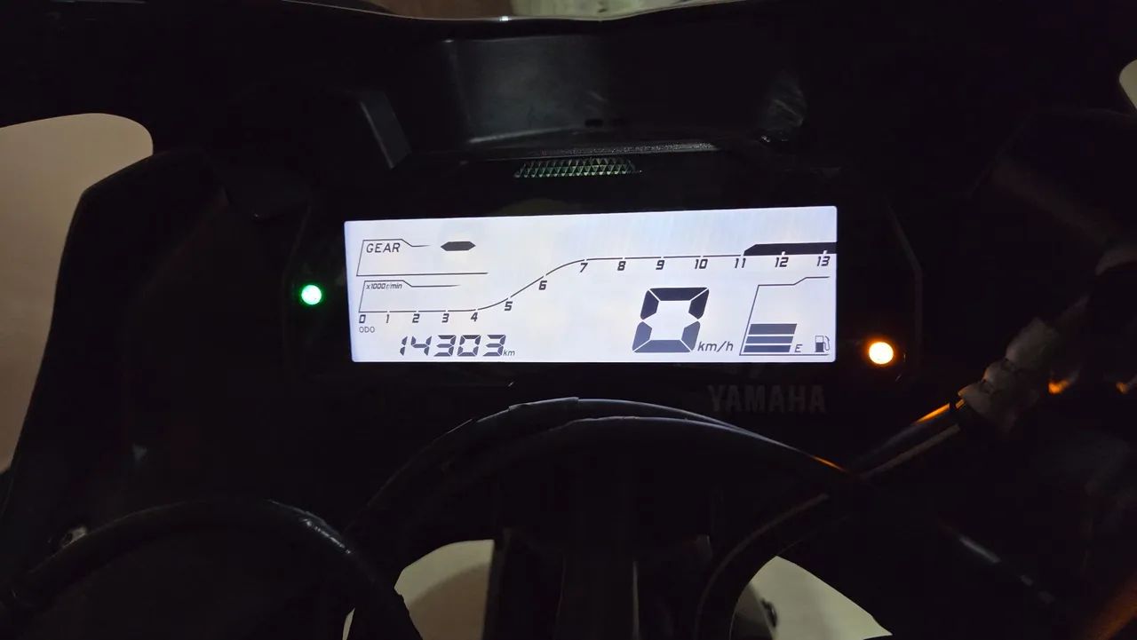 YAMAHA R15 2023/2024 - Foto 3