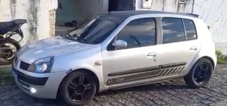 Renault Clio Clio RT/ Privilège 1.6 16V 5p 2004