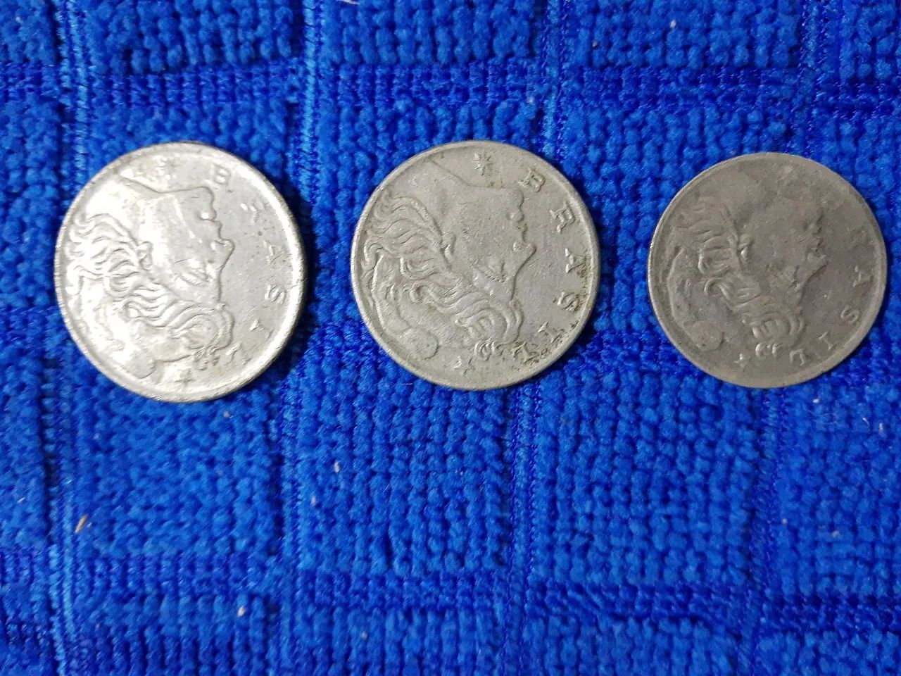 Moedas 10 20 e 50 centavos de 1970 - Foto 2