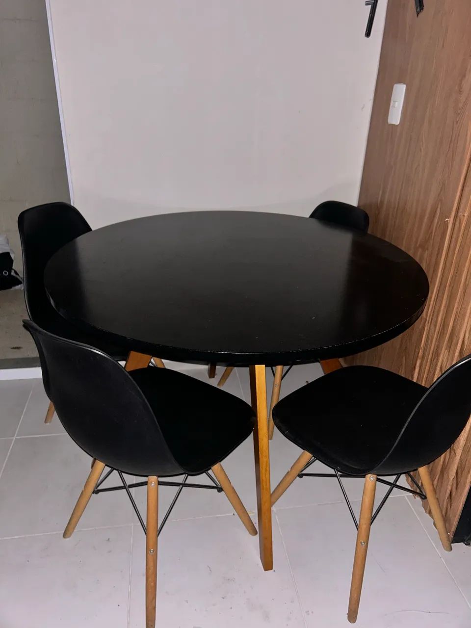 Mesa de jantar com 4 cadeiras  - Foto 2