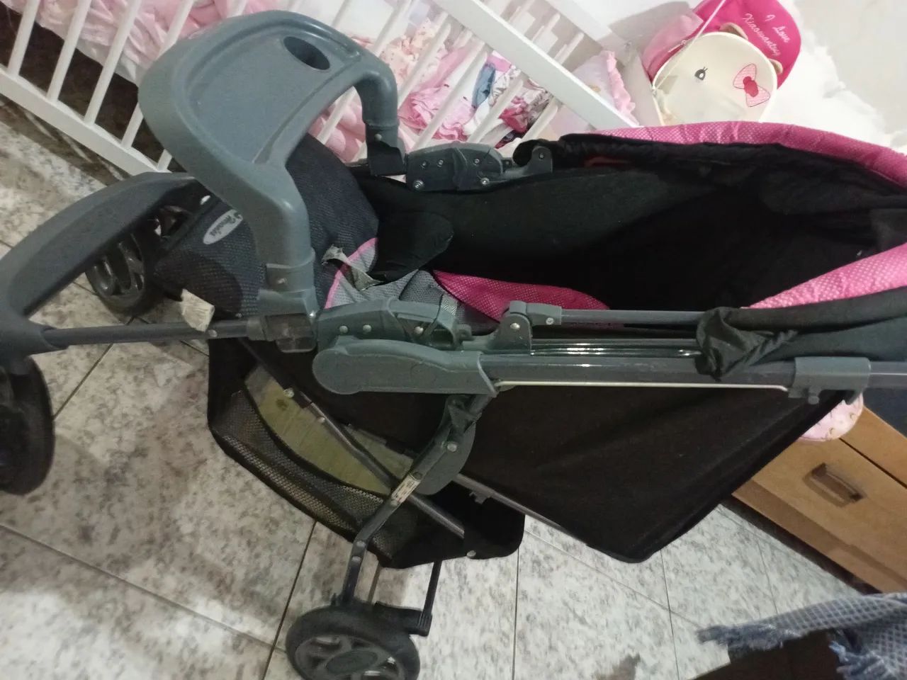Carrinho de bebê de menina - Foto 2