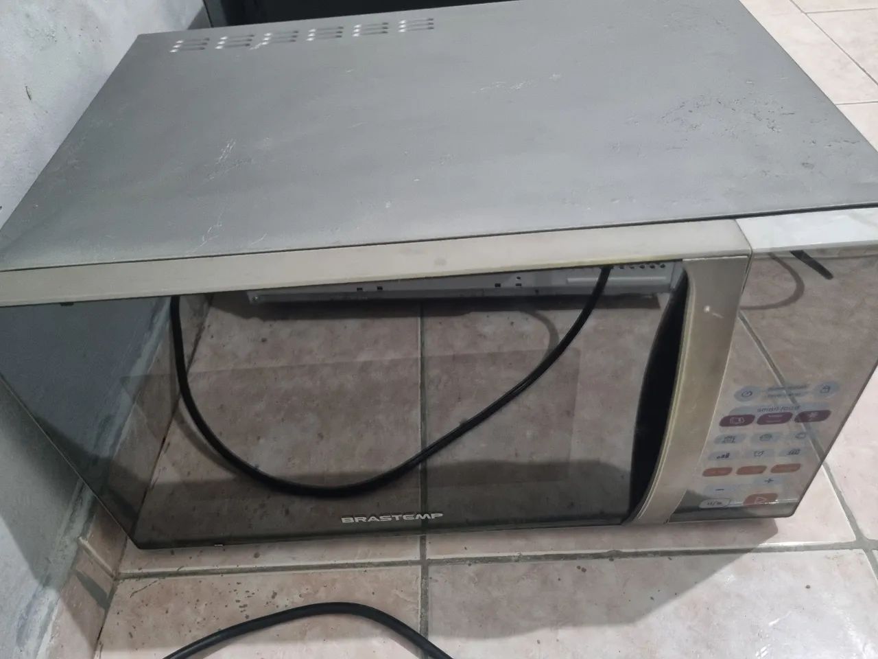 Micro-ondas Brastemp 30L espelhado 