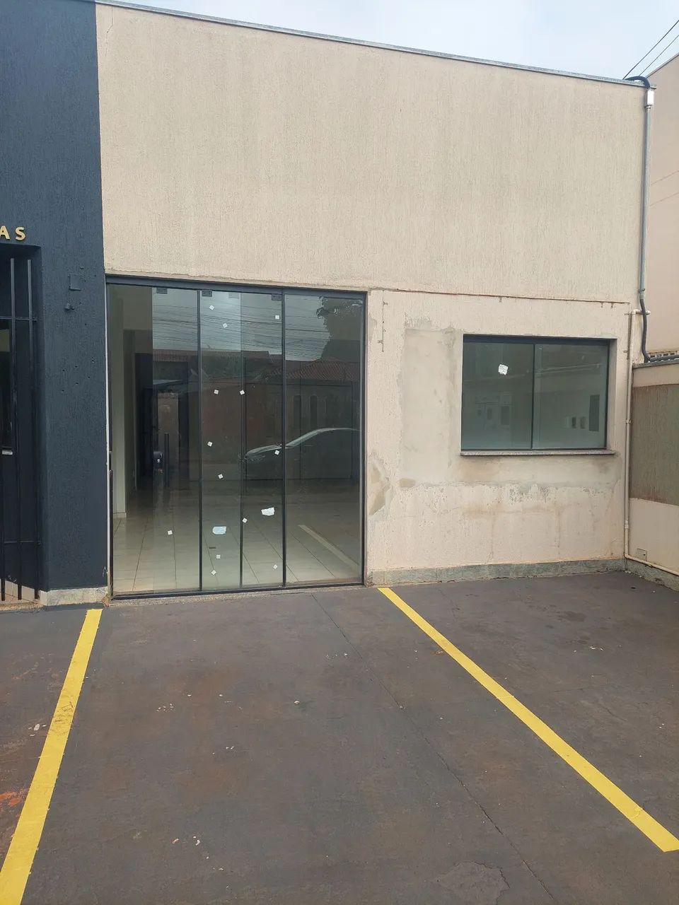 ALUGO - SALA COMERCIAL  2 mil