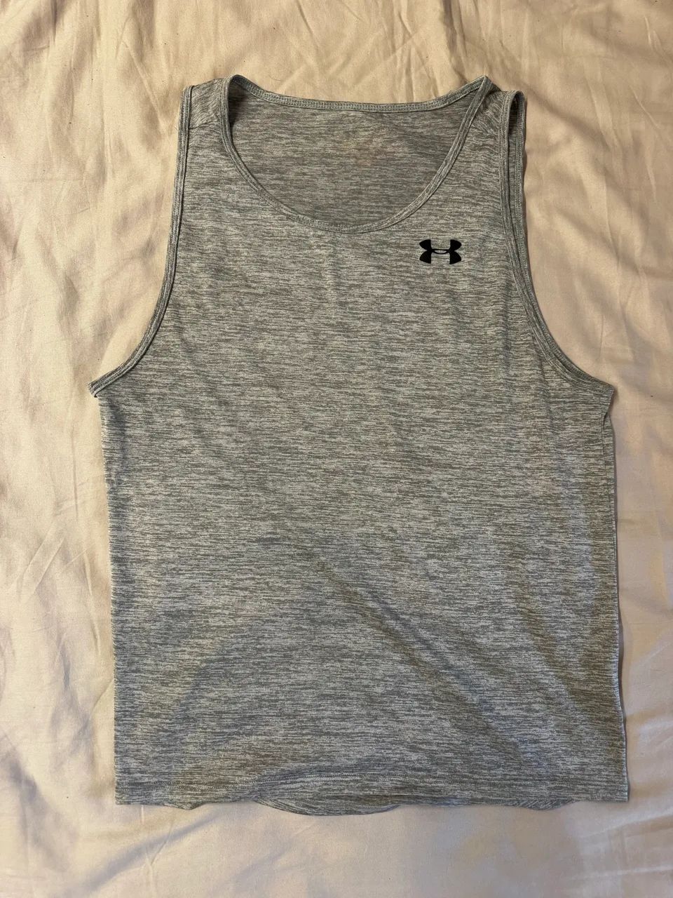 Camiseta Under Armour tamanho P - Foto 2