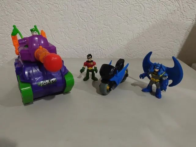 Kit Imaginext - Batcaverna Observatório do Batman + Tanque do Coringa - Foto 5