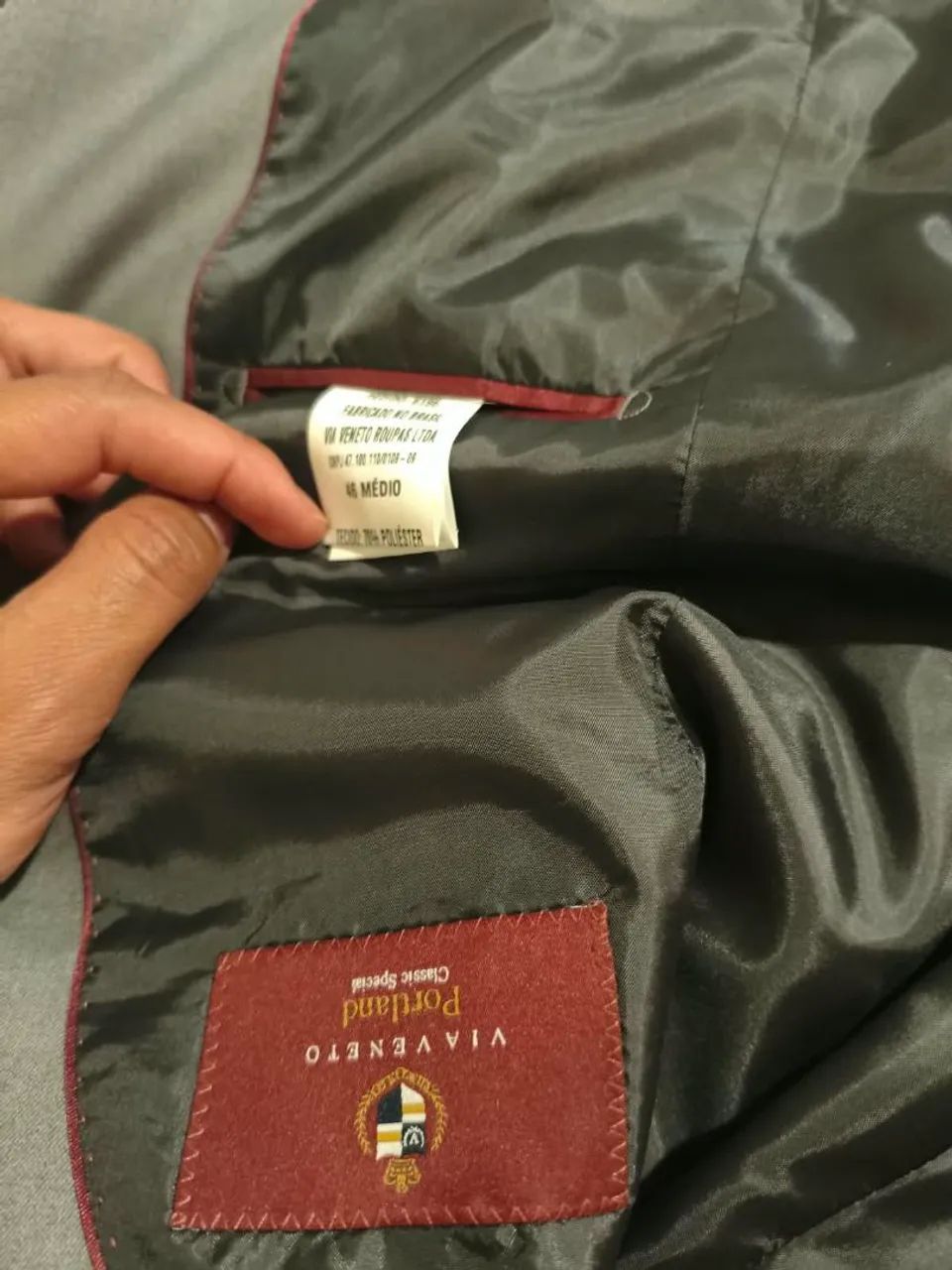 Vendo dois terno cinza e preto tamanho 46medio - Foto 4