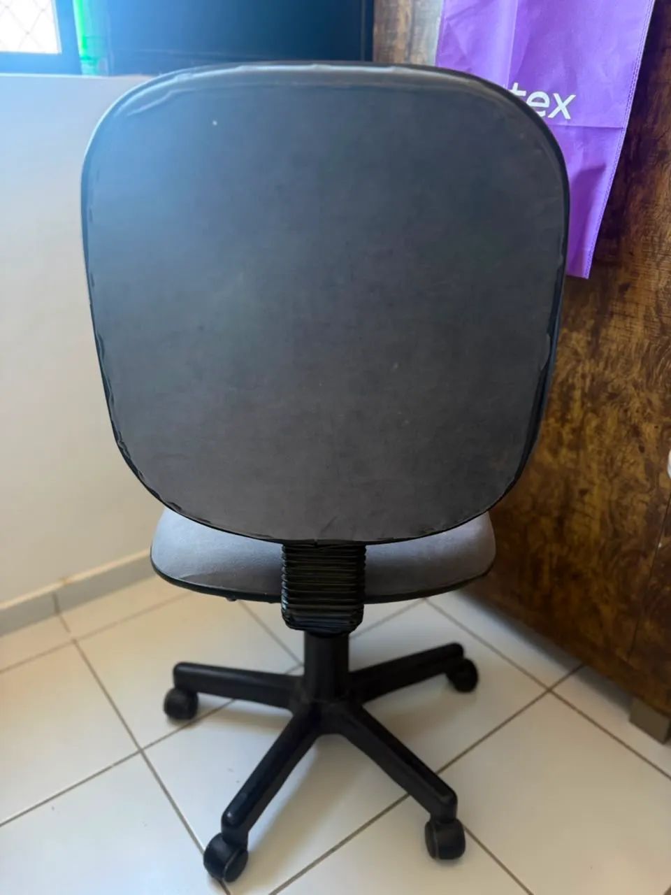 Vende-se uma cadeira  - Foto 2
