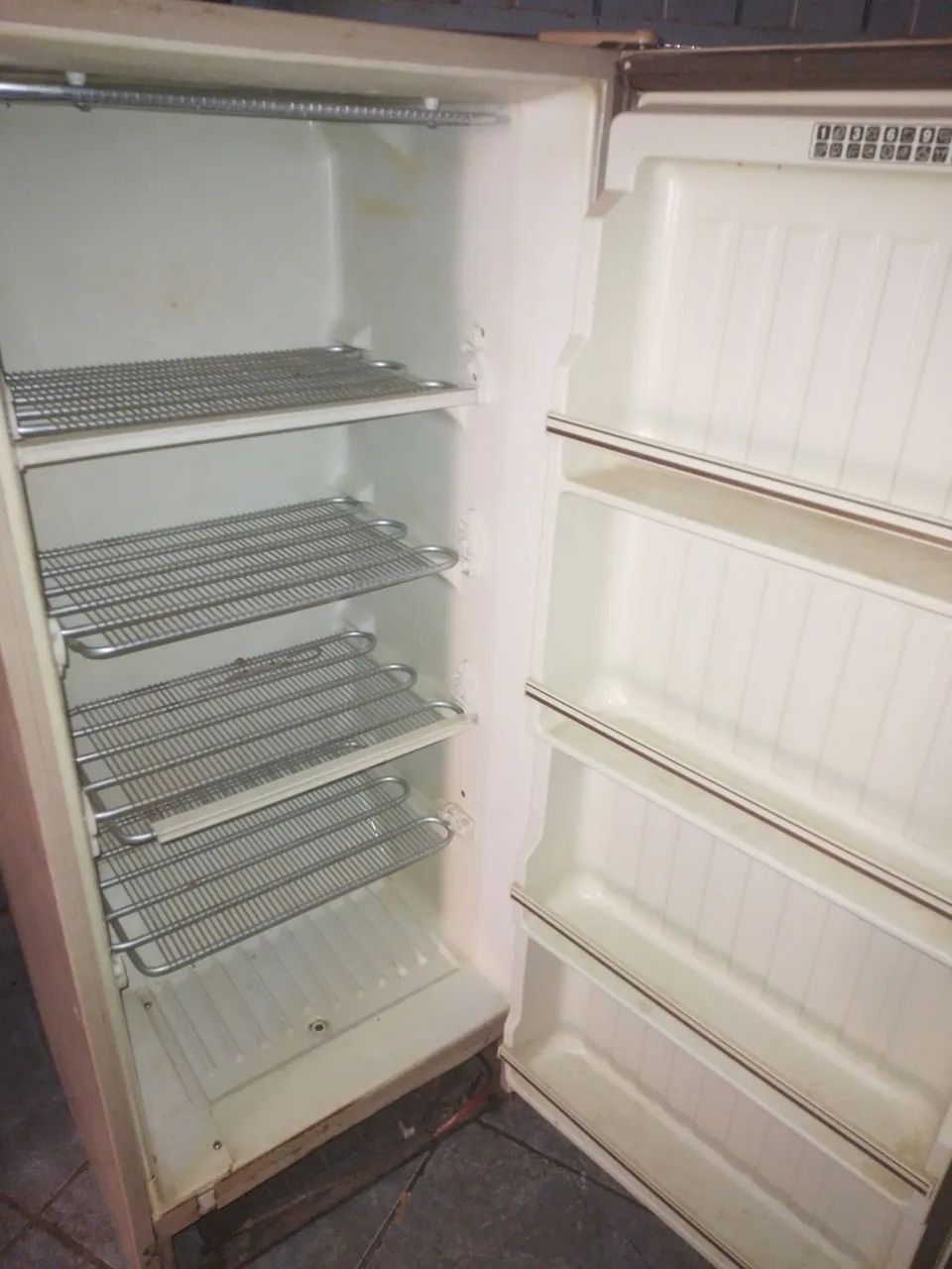 Freezer de gaveta 270 litros funciona normal  - Foto 5