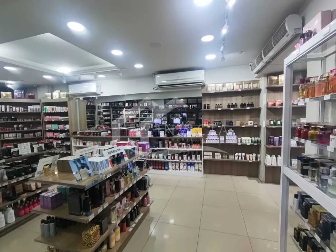 EXCELENTE LOJA COMERCIAL NO CORAÇÃO DE COPACABANA !!!!
