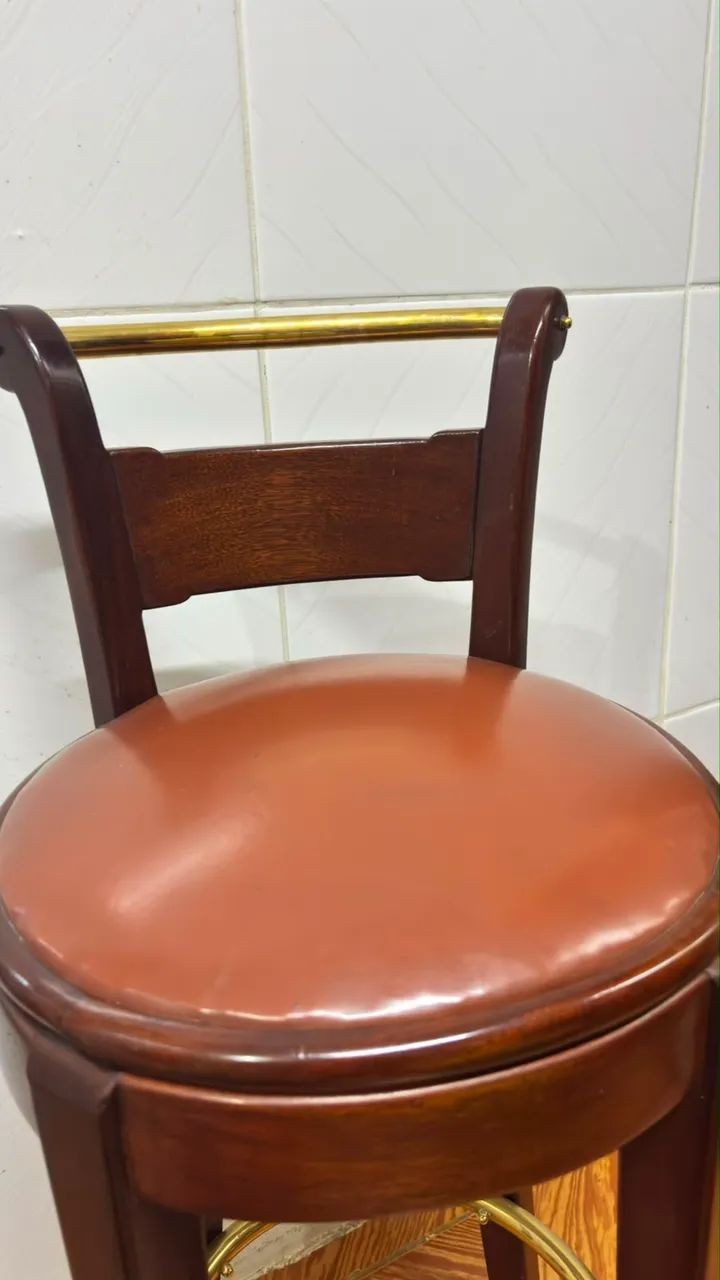 JOGO COM 4 BANQUETAS CLÁSSICAS  - Foto 2