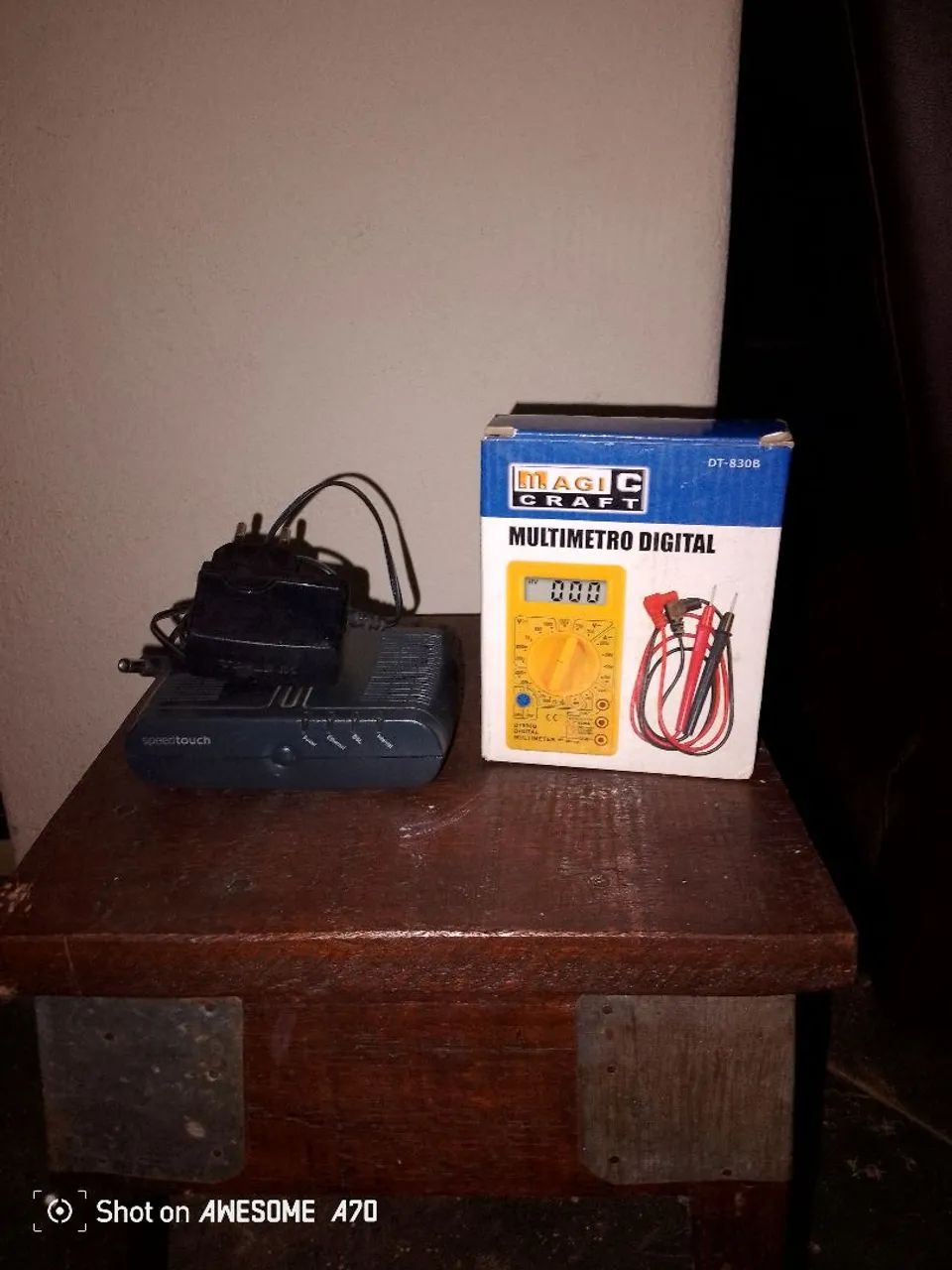 Vendo roteador barato e multímetro usado