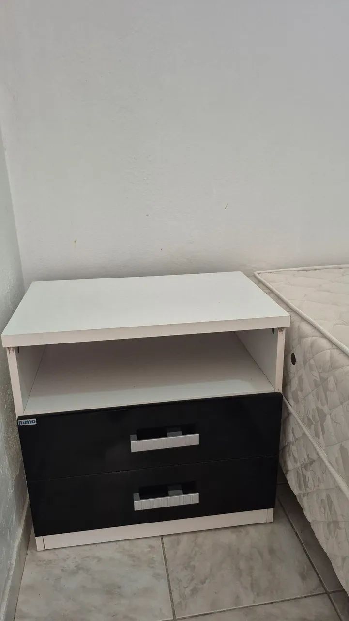Mesa de cabeceira/ Criado-mudo acabamento bicolor  - Foto 4