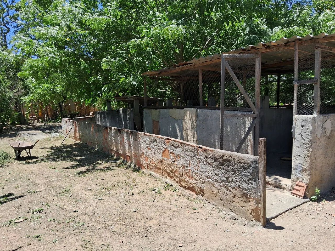 Vende-se terreno com 05 lotes com casa  - Foto 2