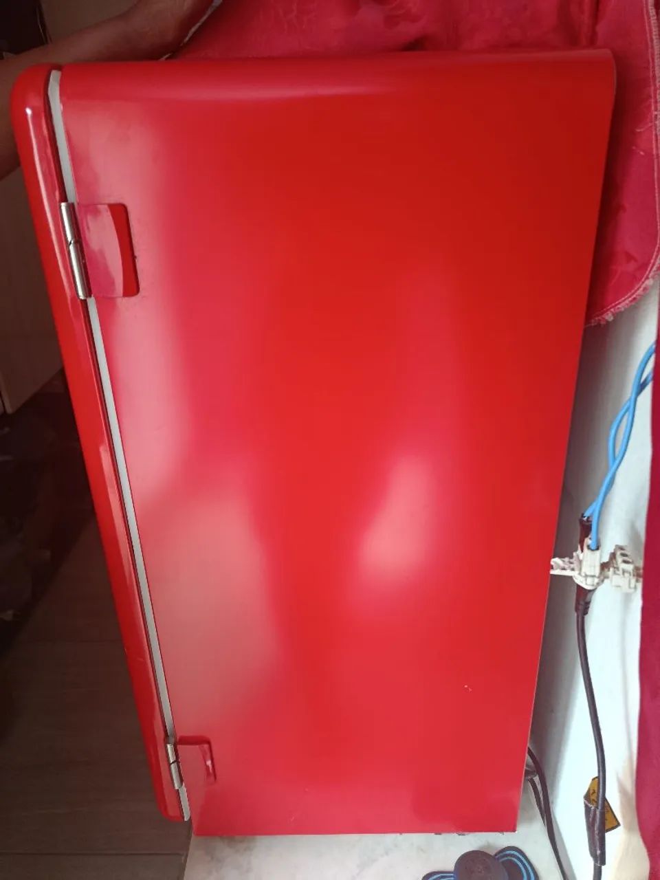Vendo geladeira mini perfeito estado