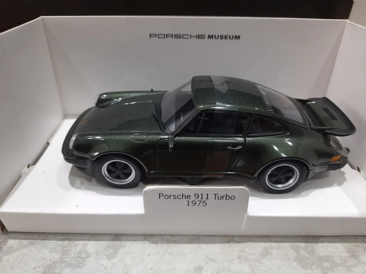Miniatura Porsche 993 GT2 Evo 1:18 UT models original NAO BAIXO