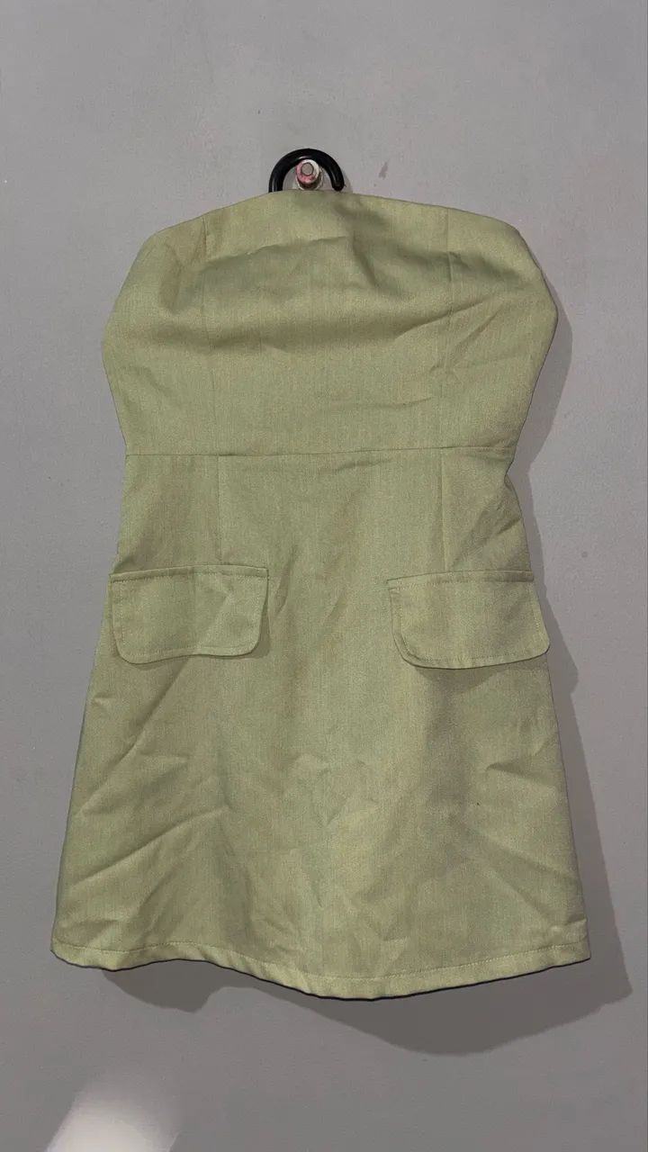 Vestido tomara que caia na cor verde, tamanho P