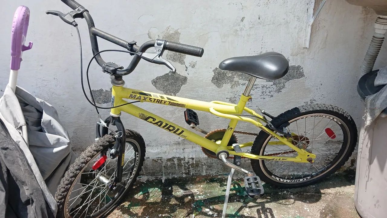  Bicicleta aro 20 seminovo.
