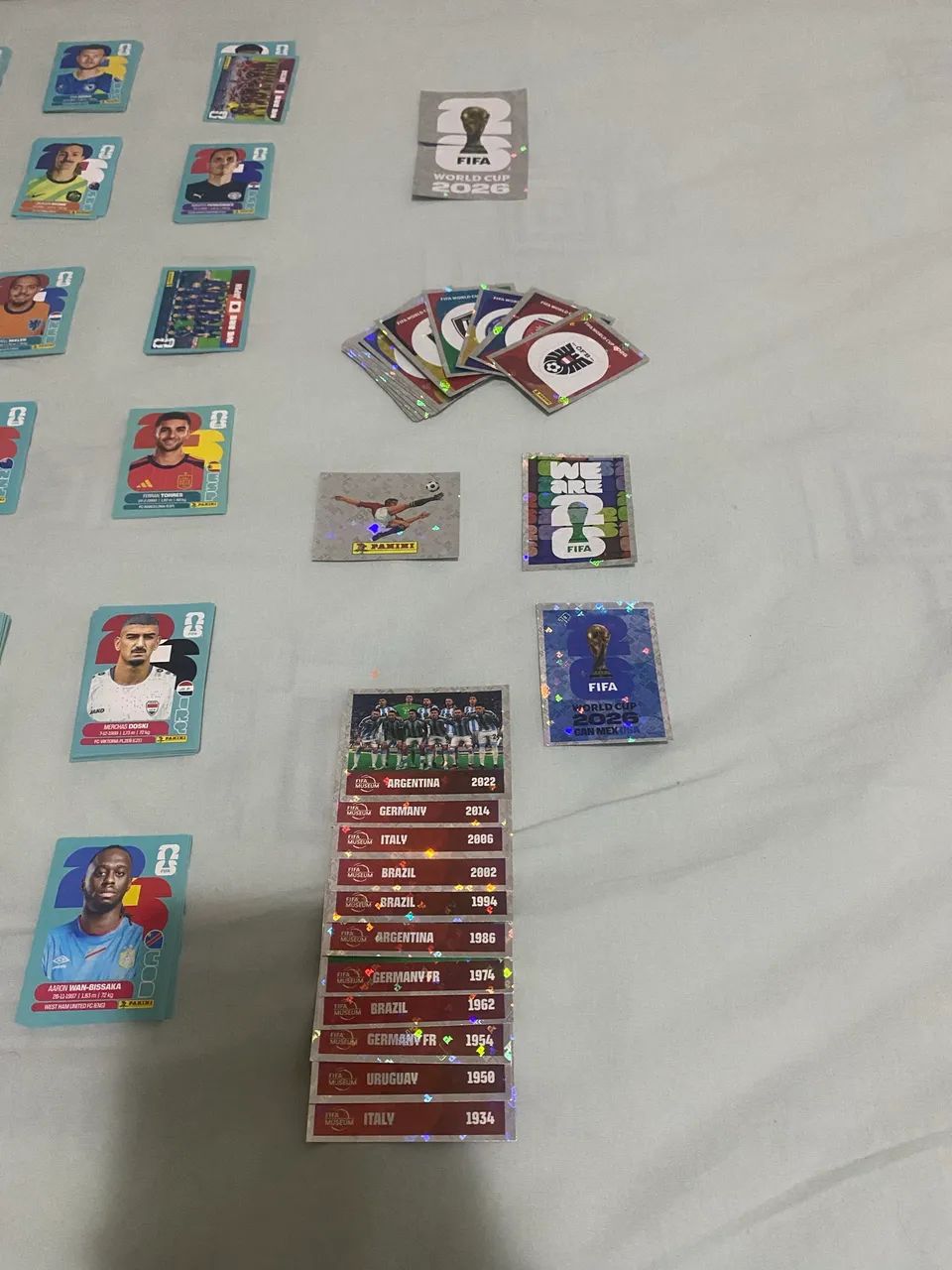 Vendo/ Troco figurinhas da copa 2026 - Foto 3