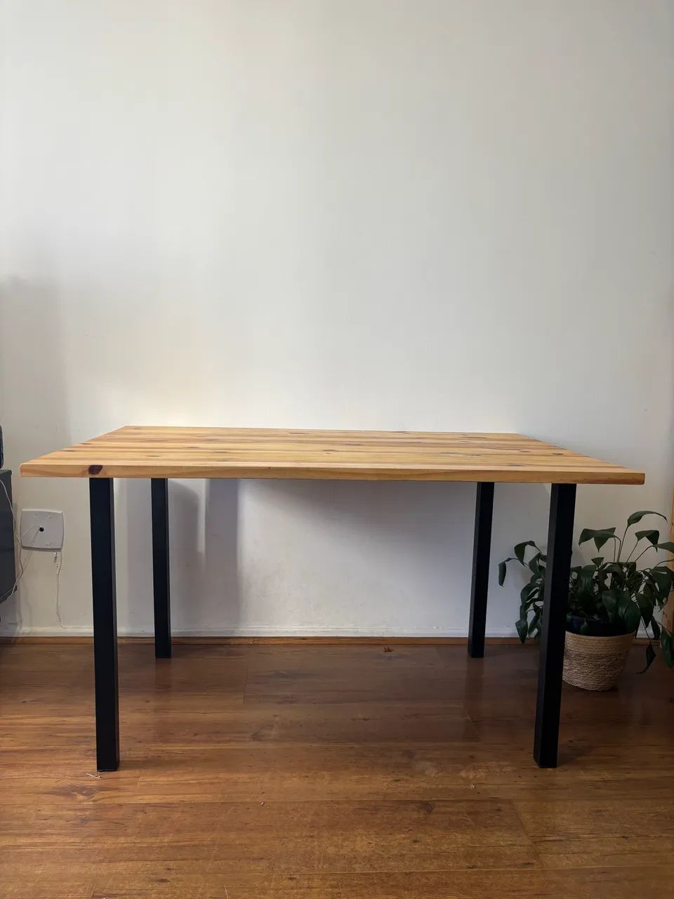 Mesa de madeira estilo industrial - Foto 5